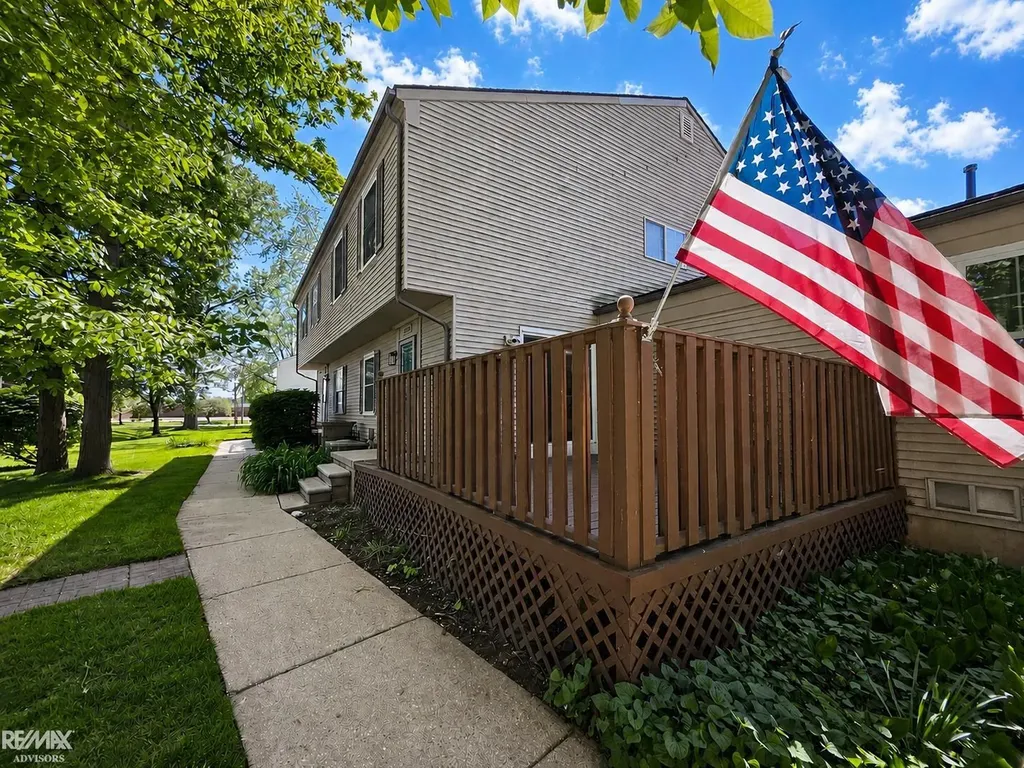 33799 Bayview Drive Chesterfield Township MI 48047