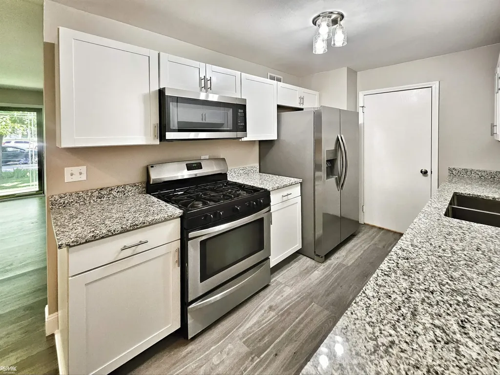 33799 Bayview Drive Chesterfield Township MI 48047