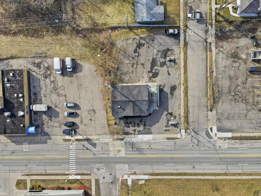 684 Auburn Avenue Pontiac City MI 48342