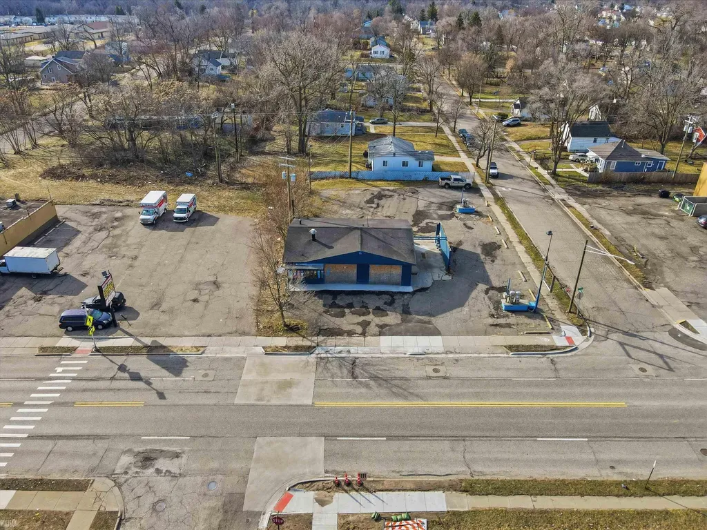 684 Auburn Avenue Pontiac City MI 48342