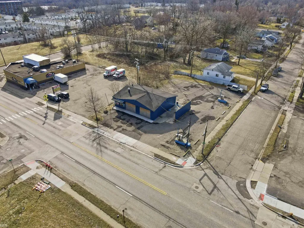 684 Auburn Avenue Pontiac City MI 48342