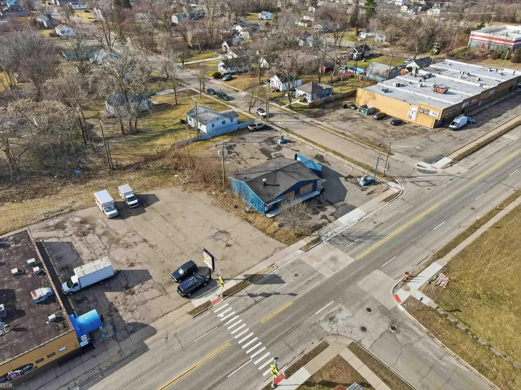 684 Auburn Avenue Pontiac City MI 48342
