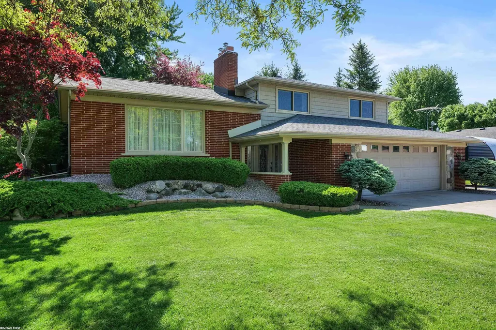46368 Community Center Drive Chesterfield Township MI 48047