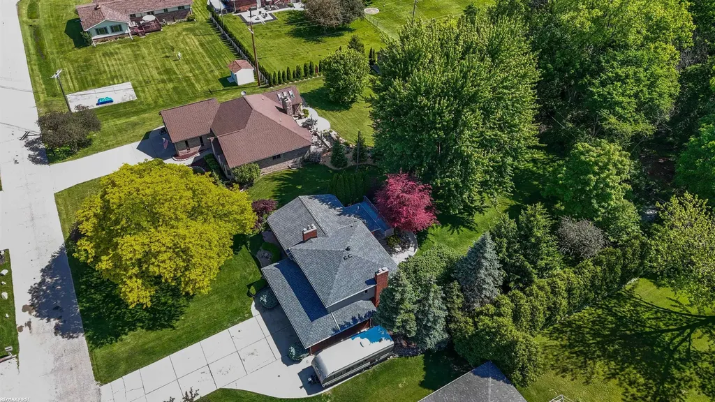 46368 Community Center Drive Chesterfield Township MI 48047