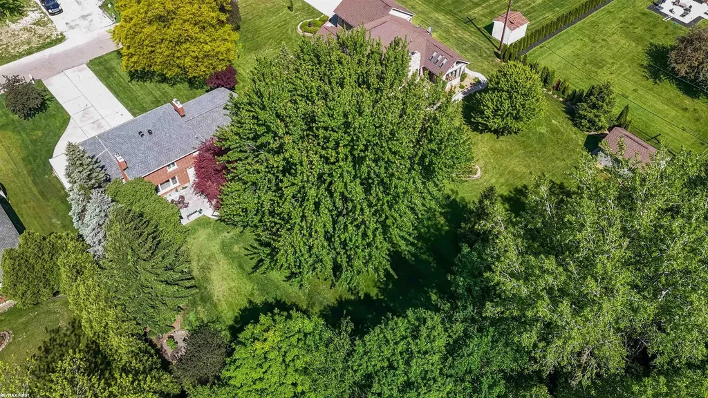 46368 Community Center Drive Chesterfield Township MI 48047