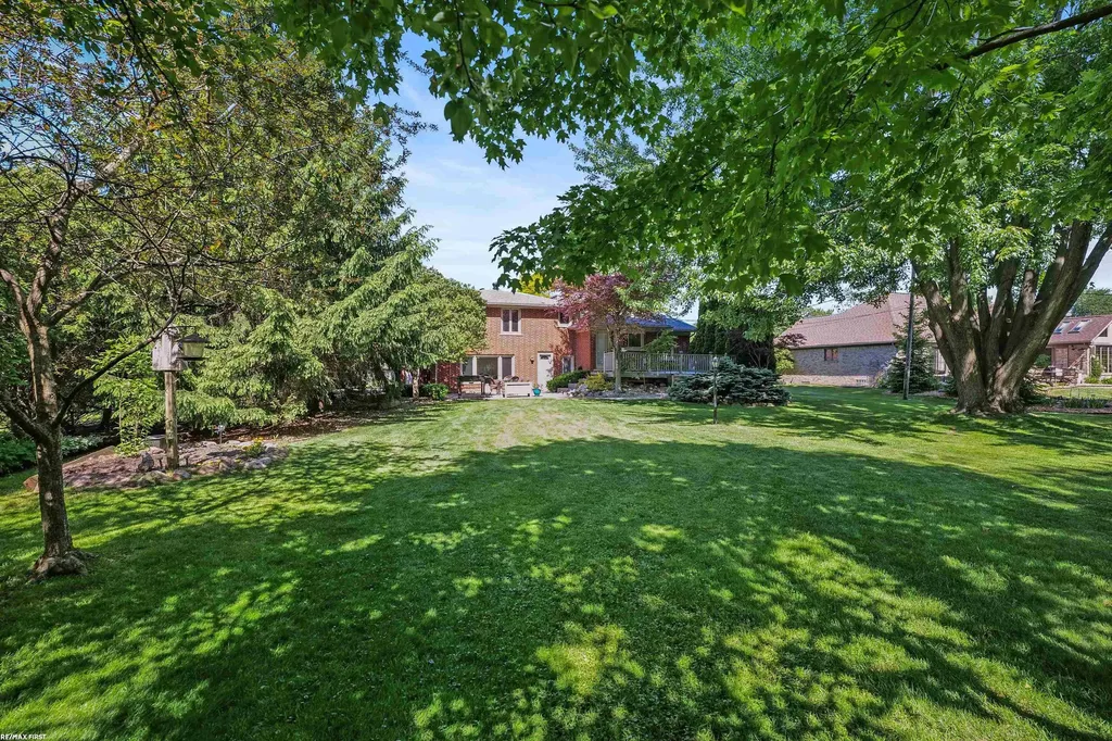 46368 Community Center Drive Chesterfield Township MI 48047