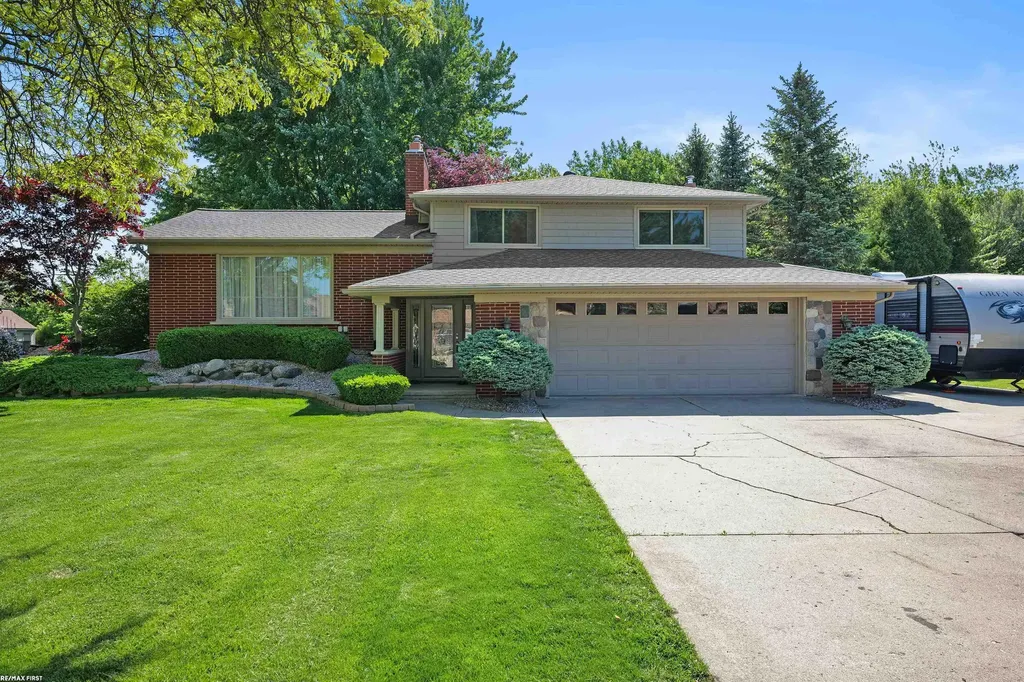 46368 Community Center Drive Chesterfield Township MI 48047