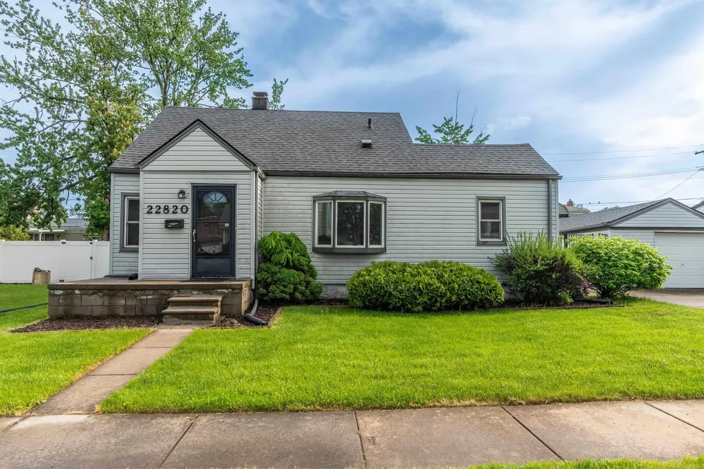 22820 Pleasant Street St. Clair Shores City MI 48080