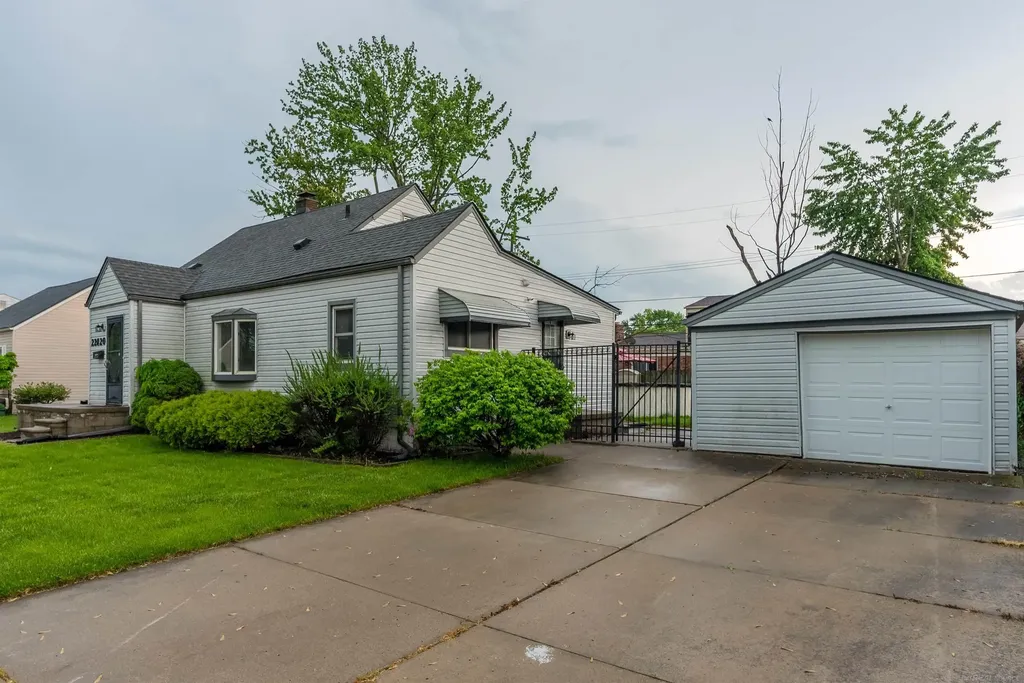22820 Pleasant Street St. Clair Shores City MI 48080