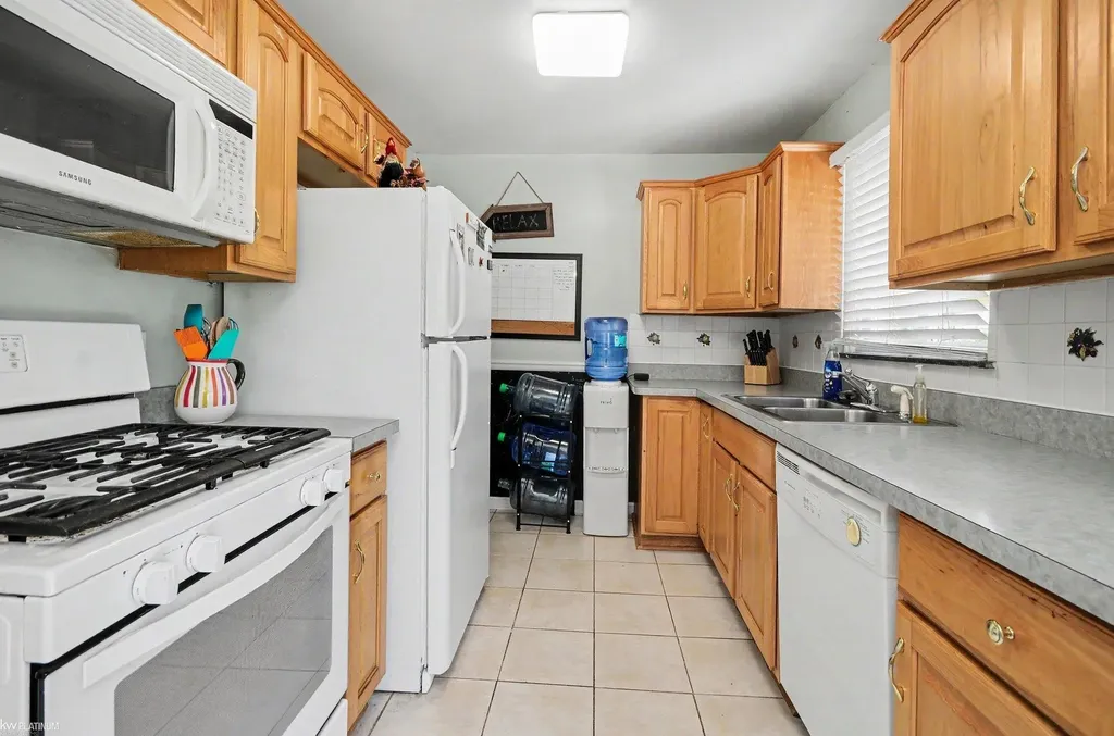 29808 Maplegrove Street St. Clair Shores City MI 48082