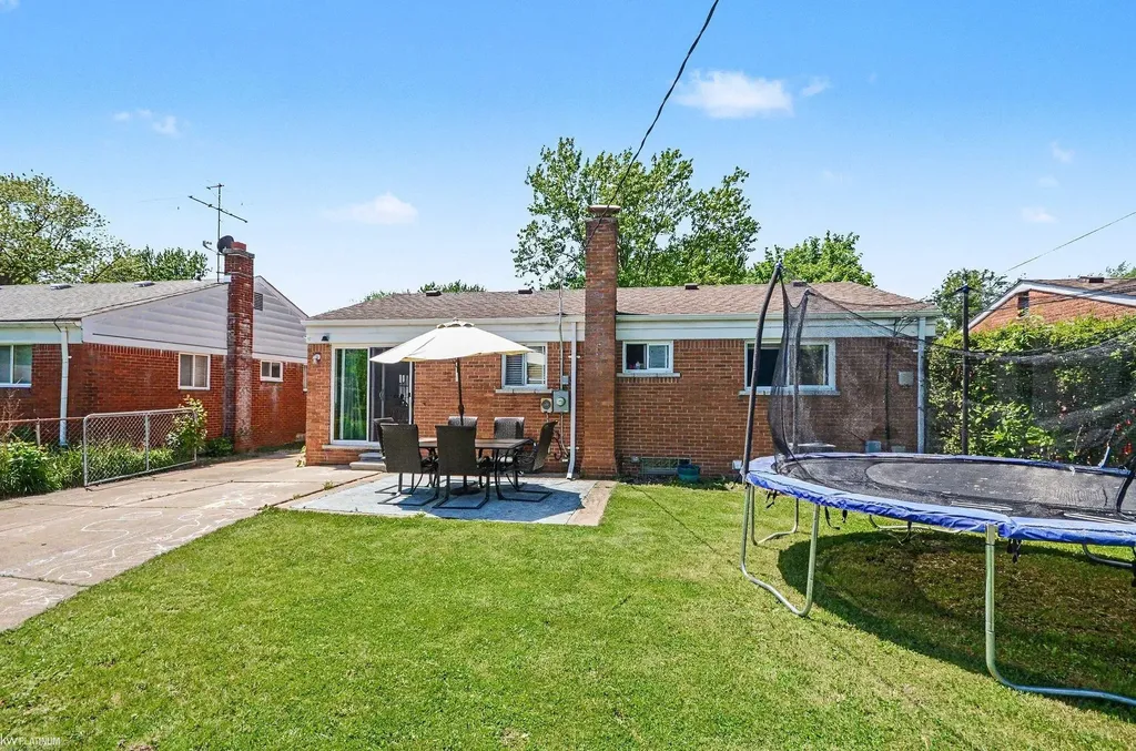29808 Maplegrove Street St. Clair Shores City MI 48082
