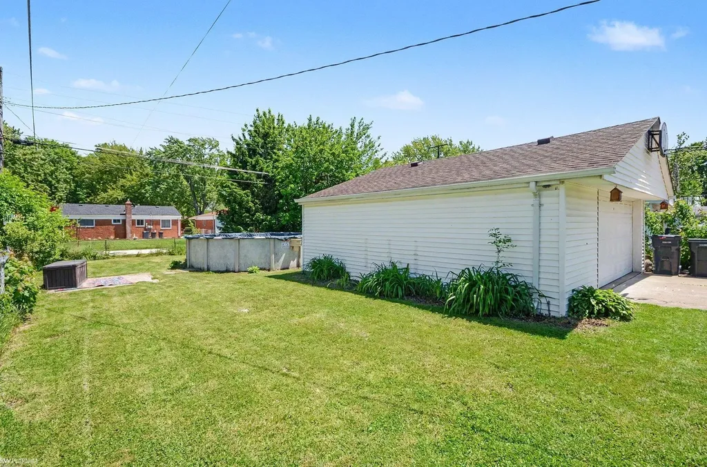 29808 Maplegrove Street St. Clair Shores City MI 48082