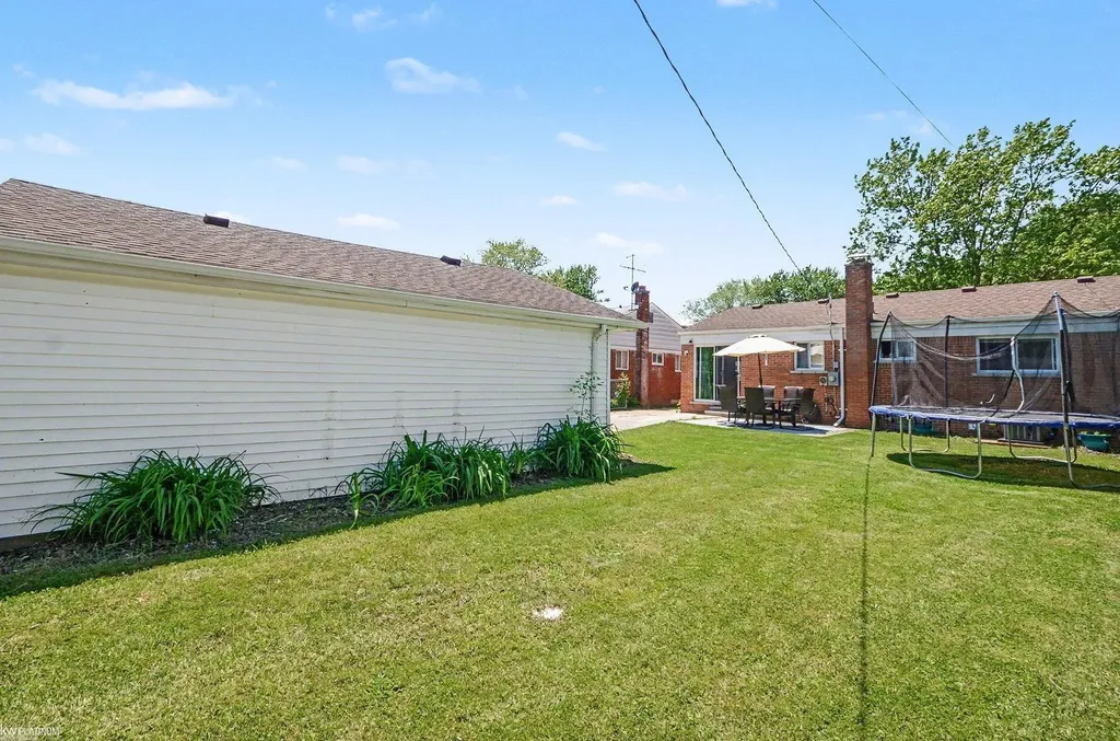 29808 Maplegrove Street St. Clair Shores City MI 48082