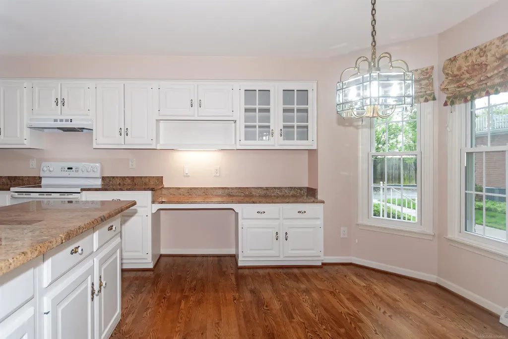 174 Windwood Pointe Street St. Clair Shores City MI 48080
