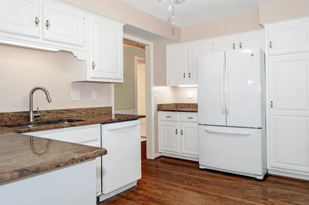 174 Windwood Pointe Street St. Clair Shores City MI 48080