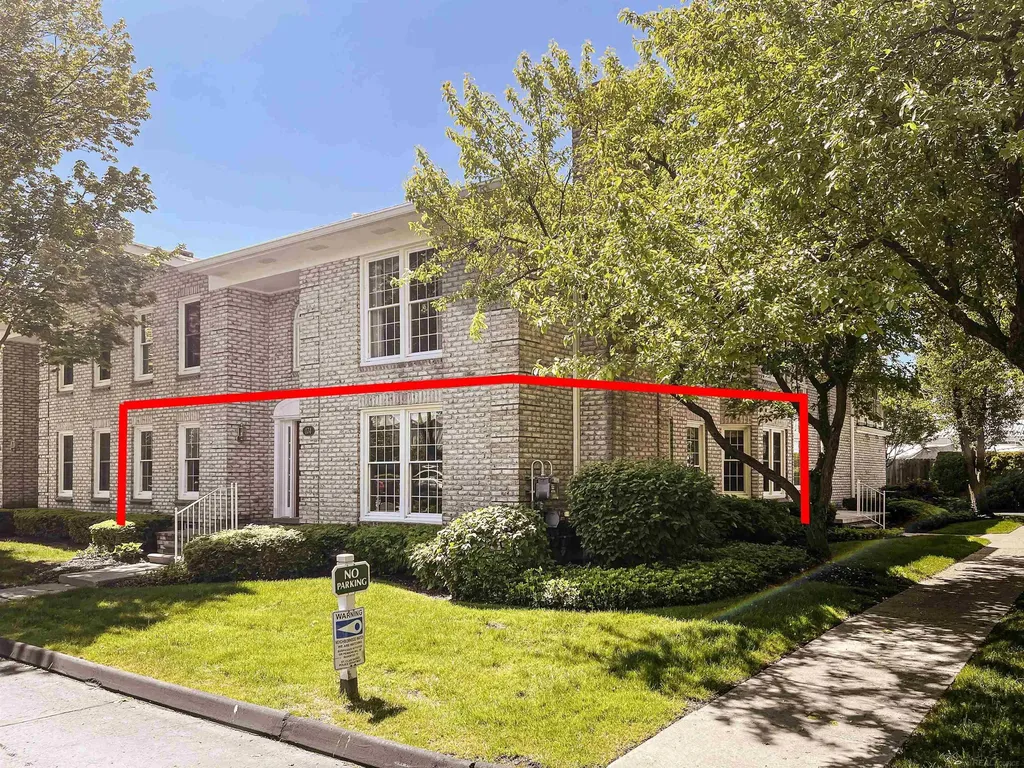 174 Windwood Pointe Street St. Clair Shores City MI 48080