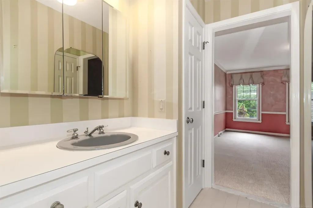 174 Windwood Pointe Street St. Clair Shores City MI 48080
