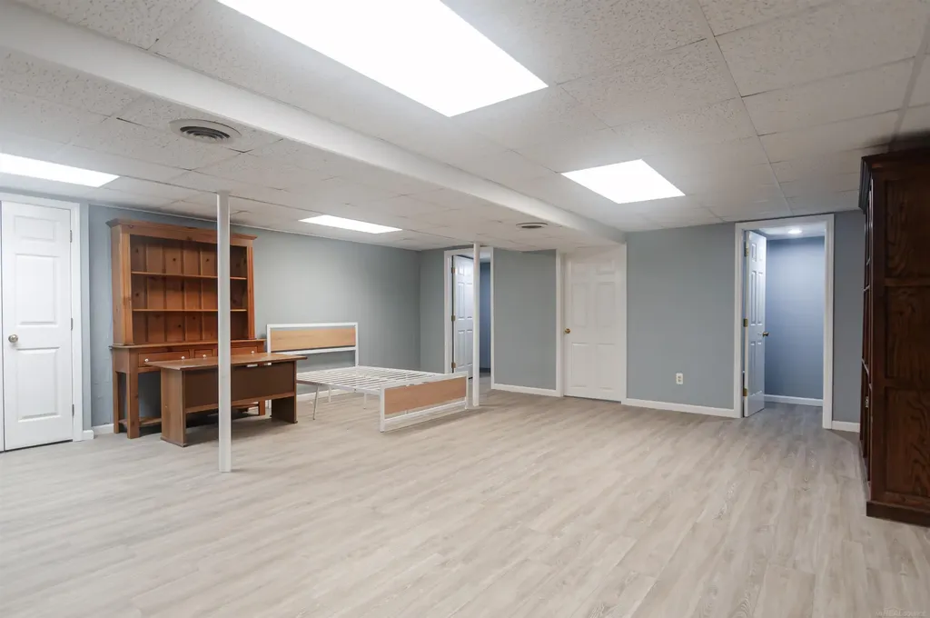 174 Windwood Pointe Street St. Clair Shores City MI 48080