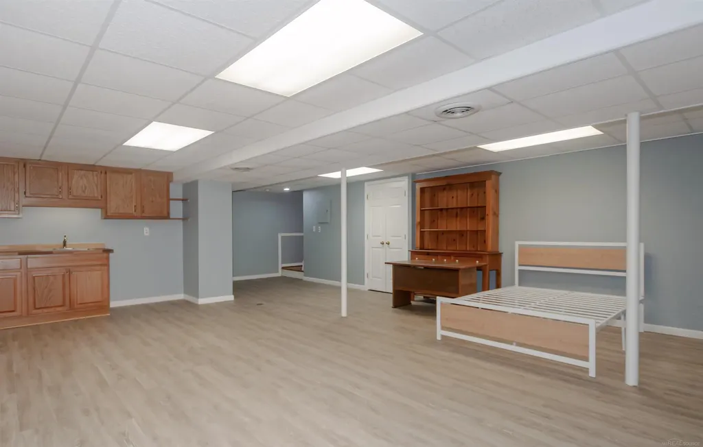 174 Windwood Pointe Street St. Clair Shores City MI 48080