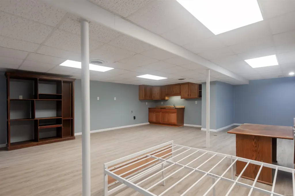 174 Windwood Pointe Street St. Clair Shores City MI 48080