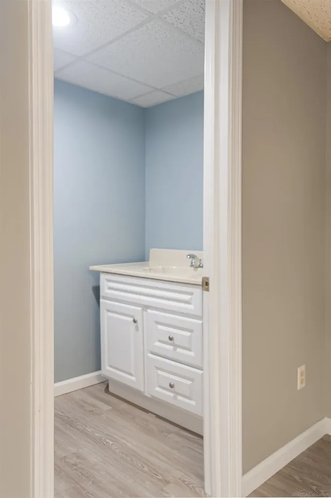 174 Windwood Pointe Street St. Clair Shores City MI 48080