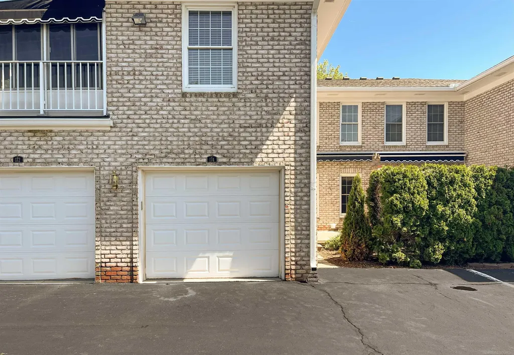 174 Windwood Pointe Street St. Clair Shores City MI 48080