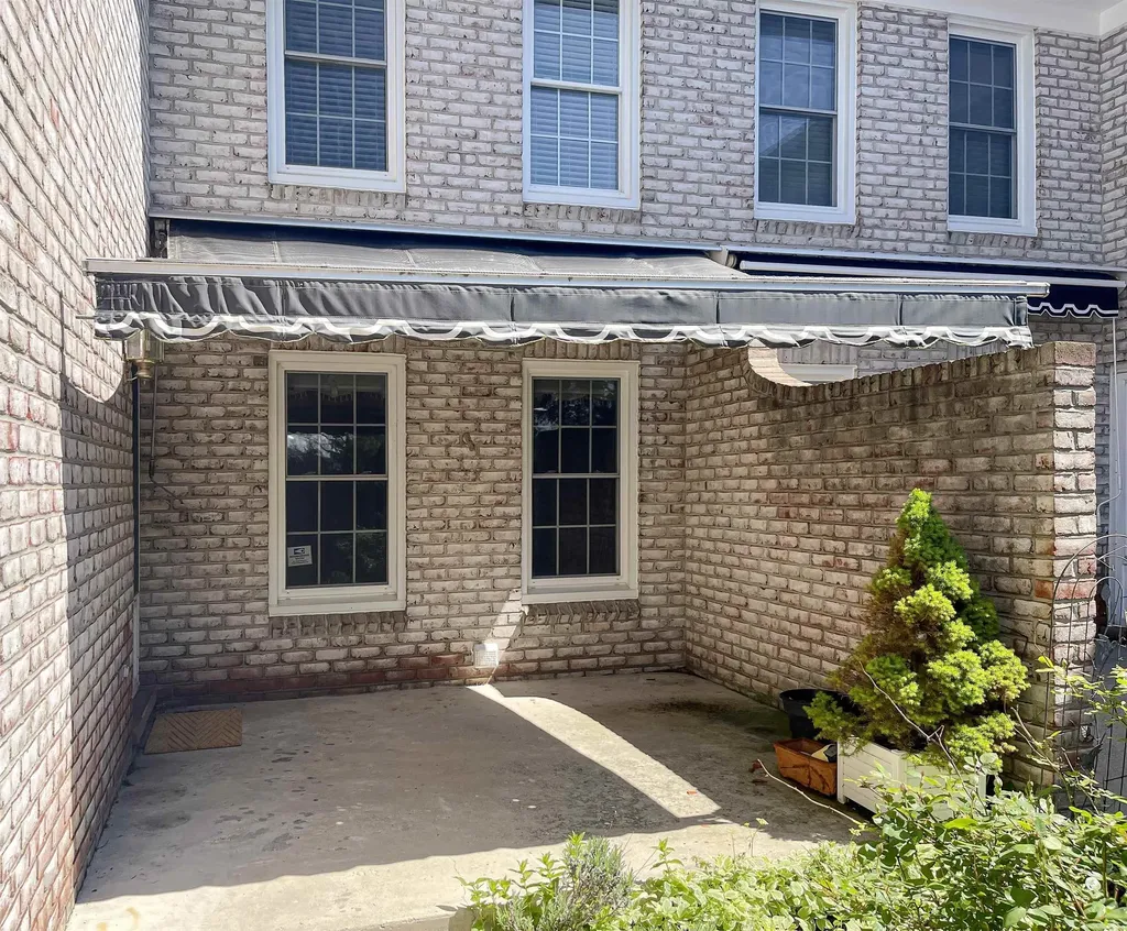 174 Windwood Pointe Street St. Clair Shores City MI 48080