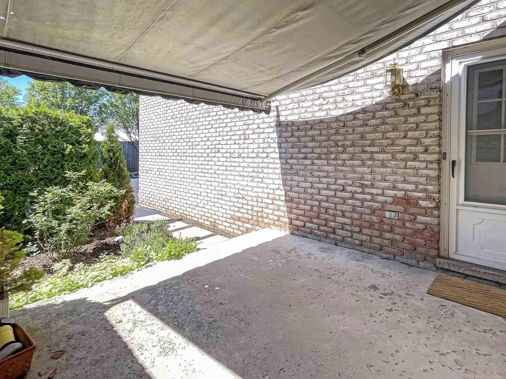 174 Windwood Pointe Street St. Clair Shores City MI 48080