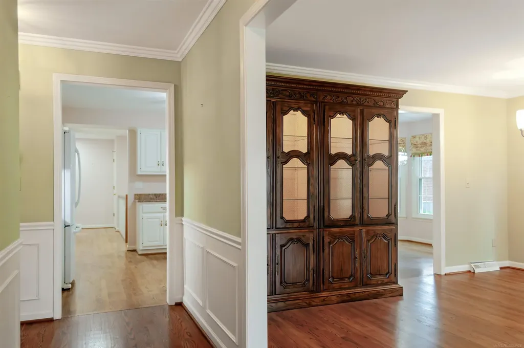 174 Windwood Pointe Street St. Clair Shores City MI 48080