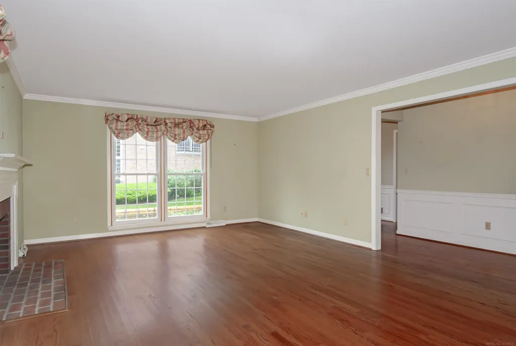 174 Windwood Pointe Street St. Clair Shores City MI 48080