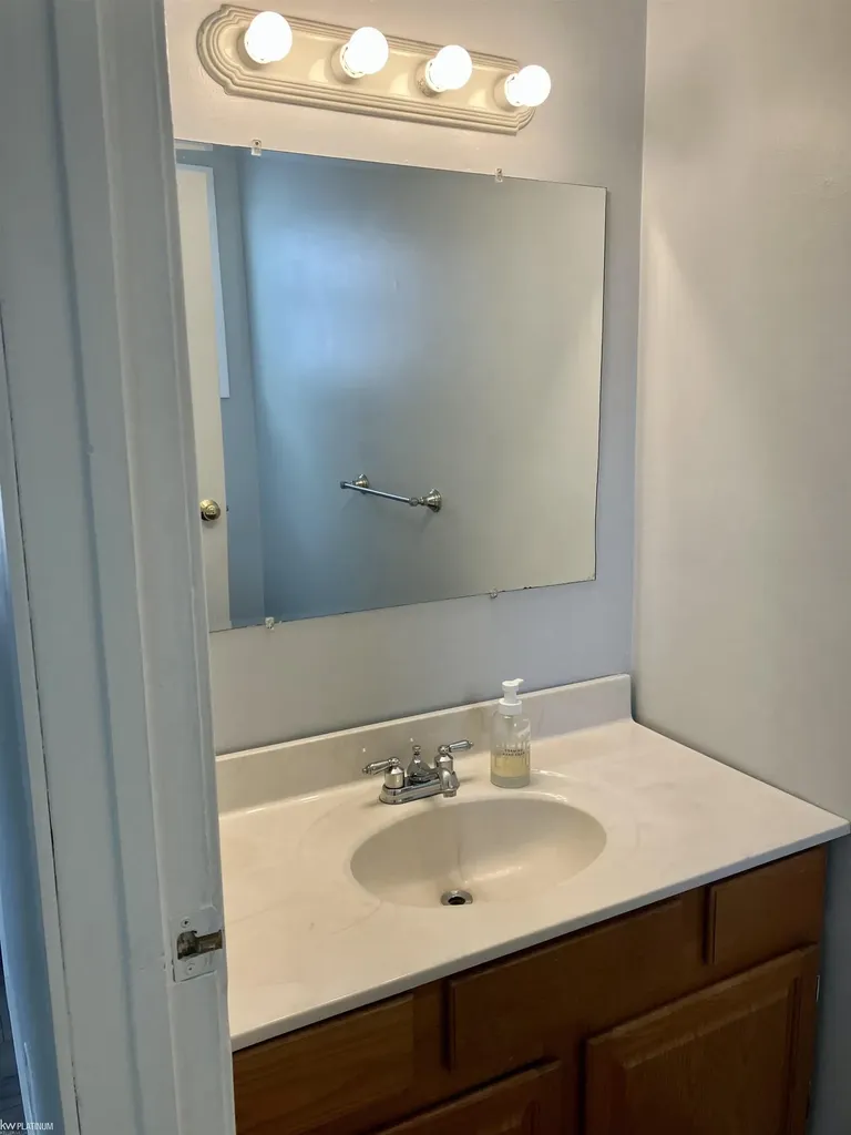 36251 Milo Street New Baltimore City MI 48047
