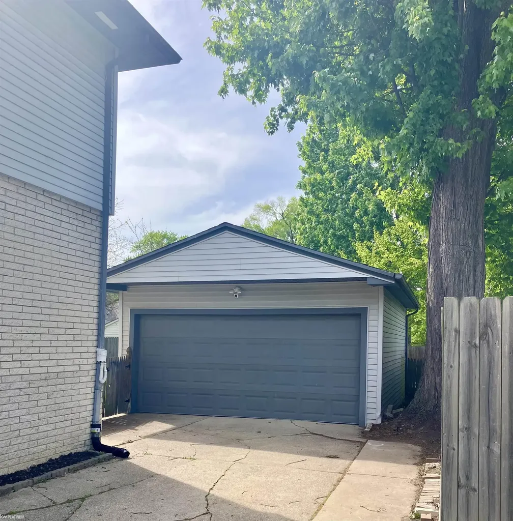 36251 Milo Street New Baltimore City MI 48047