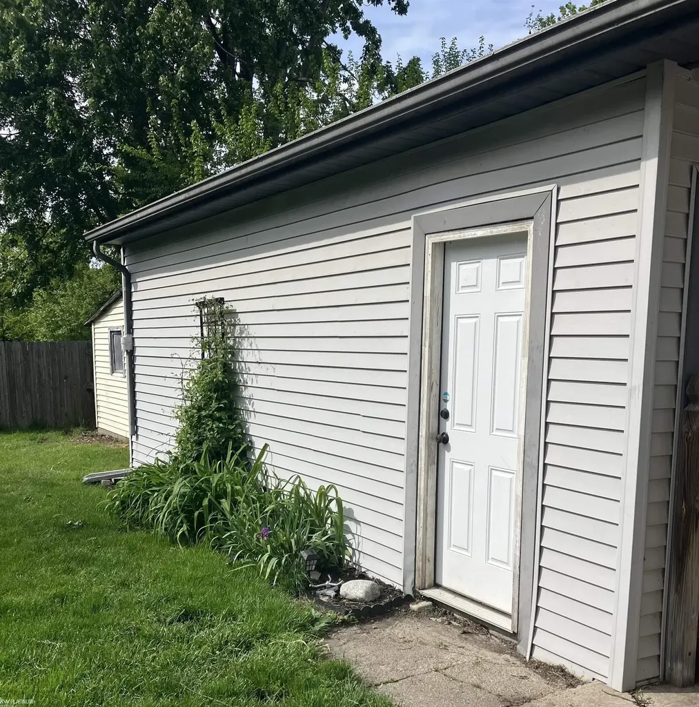 36251 Milo Street New Baltimore City MI 48047