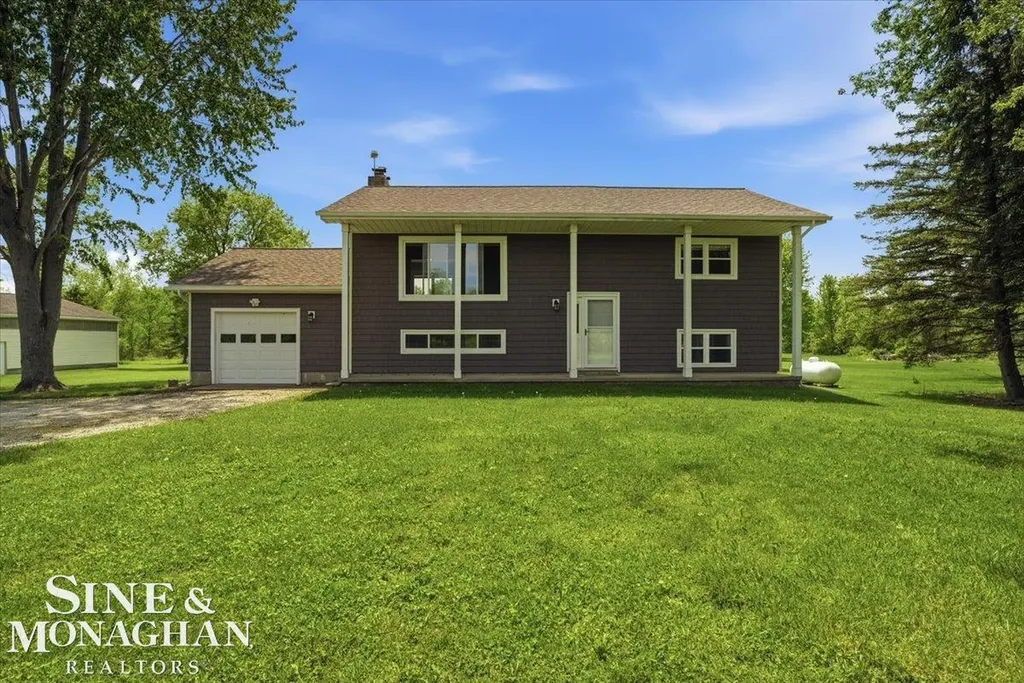 7619 Adair Road Casco Township MI 48064