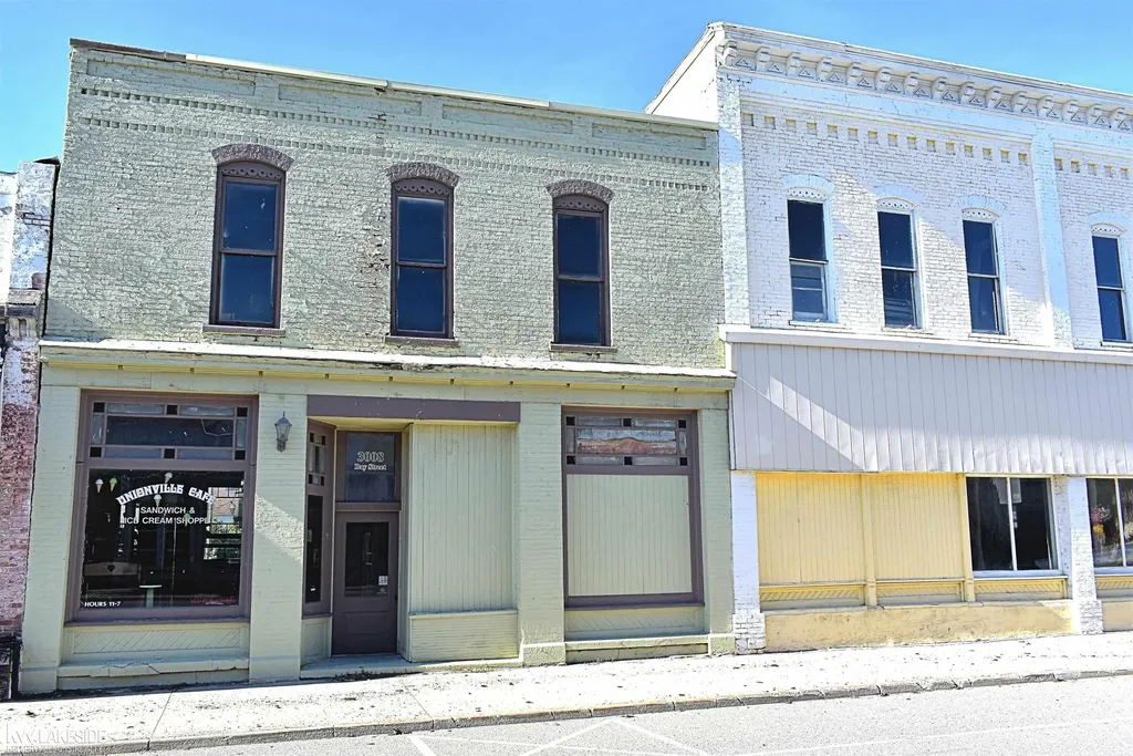 3008 Bay Street Unionville Village MI 48767