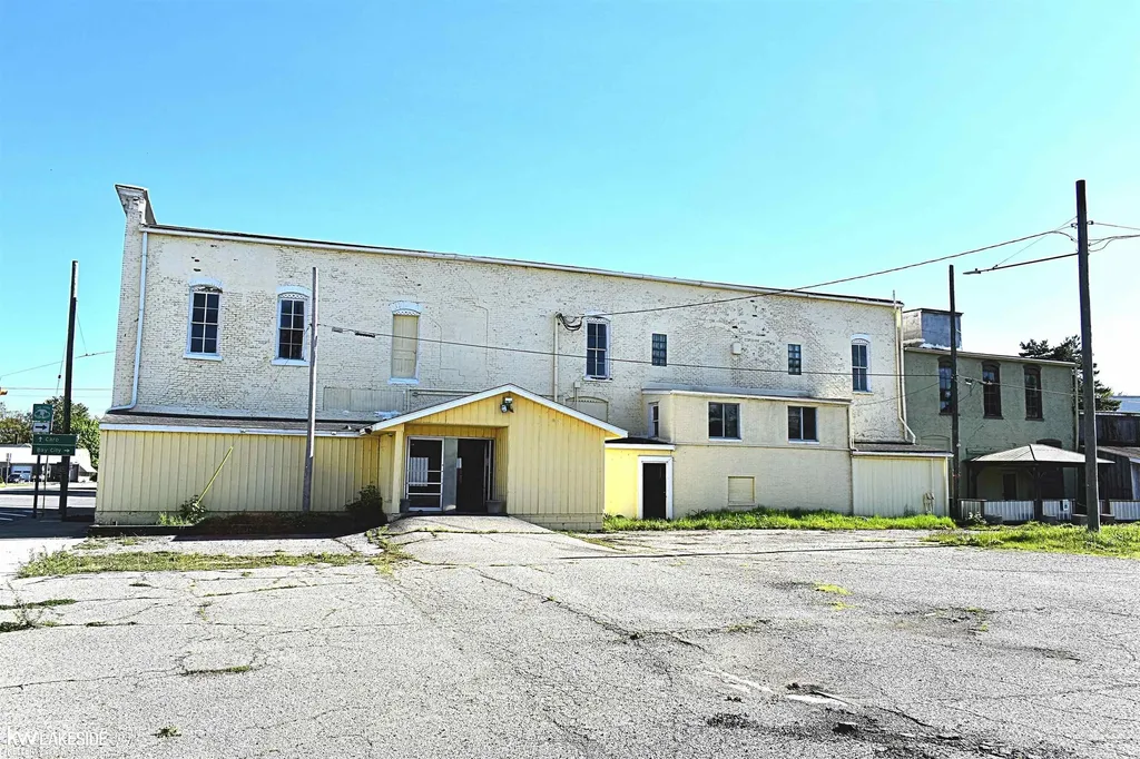 3008 Bay Street Unionville Village MI 48767