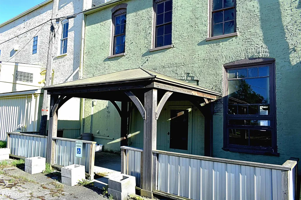 3008 Bay Street Unionville Village MI 48767