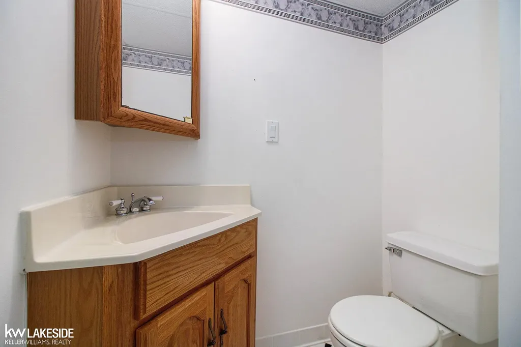 28306 Universal Drive Warren City MI 48092