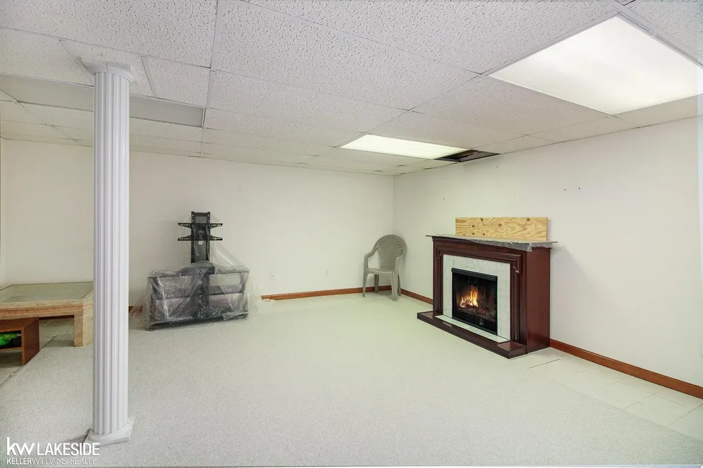 28306 Universal Drive Warren City MI 48092