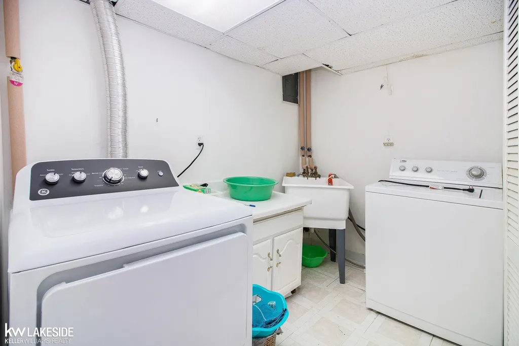 28306 Universal Drive Warren City MI 48092