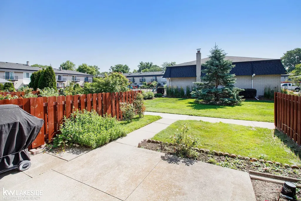 28306 Universal Drive Warren City MI 48092