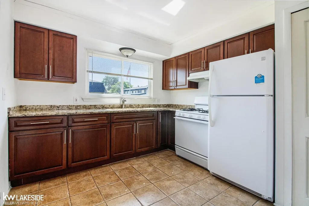 28306 Universal Drive Warren City MI 48092