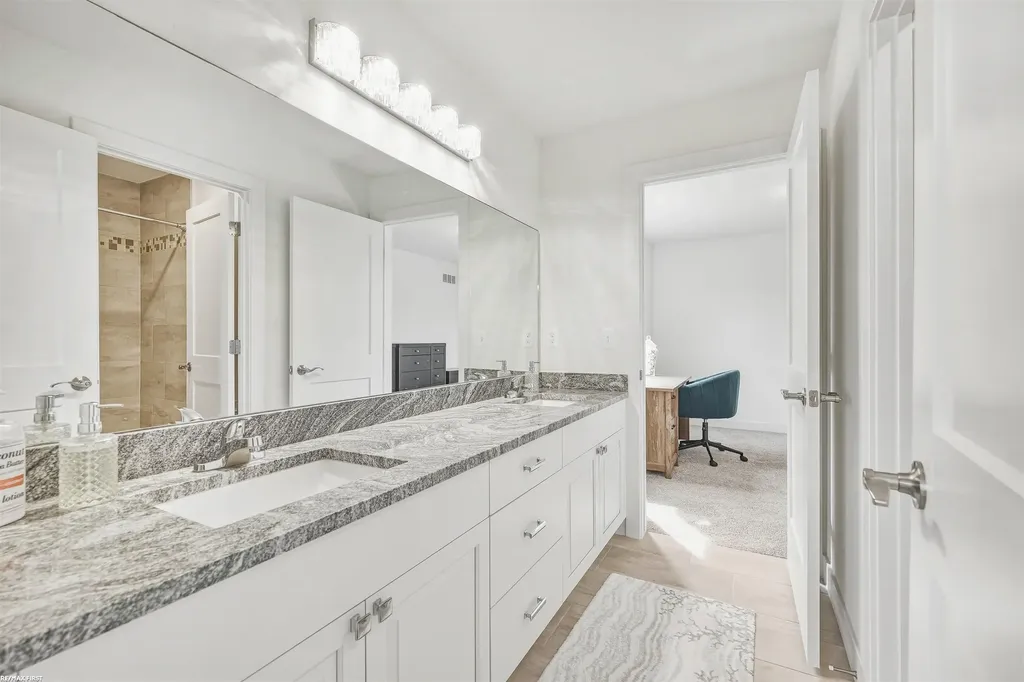 50170 Kapalua Drive Macomb Township MI 48042