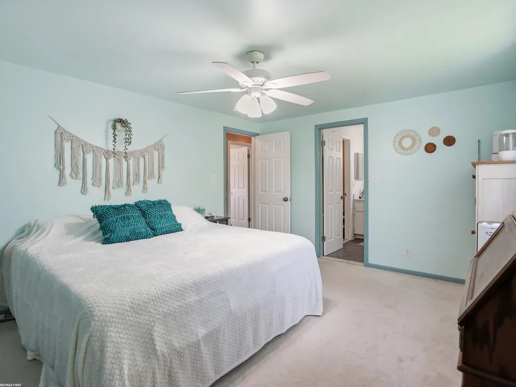 4112 Thorney Drive Shelby Charter Township MI 48316