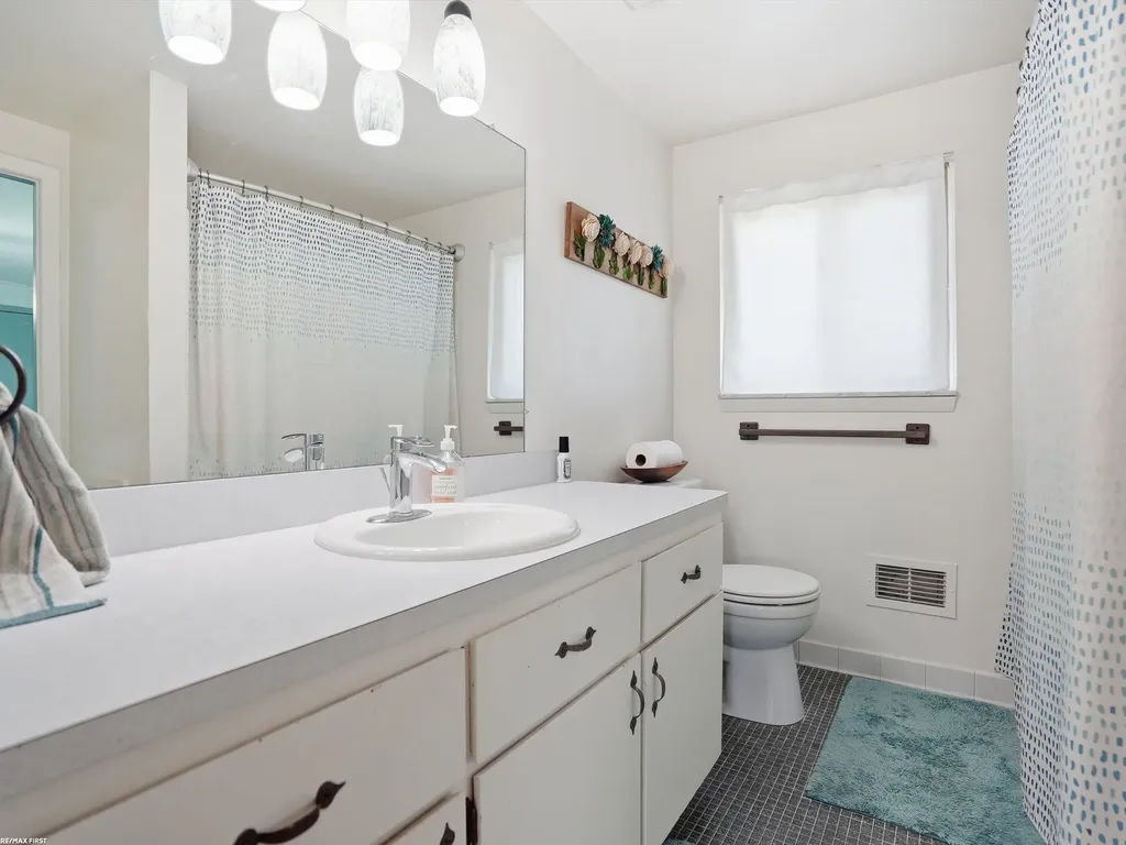4112 Thorney Drive Shelby Charter Township MI 48316