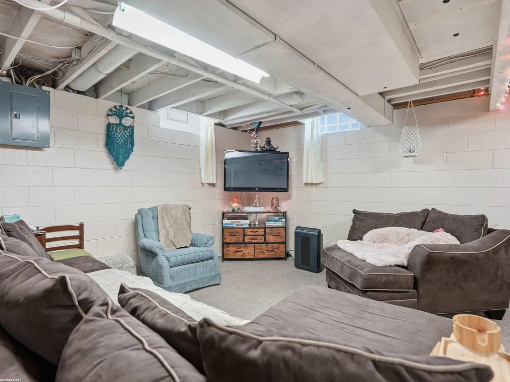 4112 Thorney Drive Shelby Charter Township MI 48316