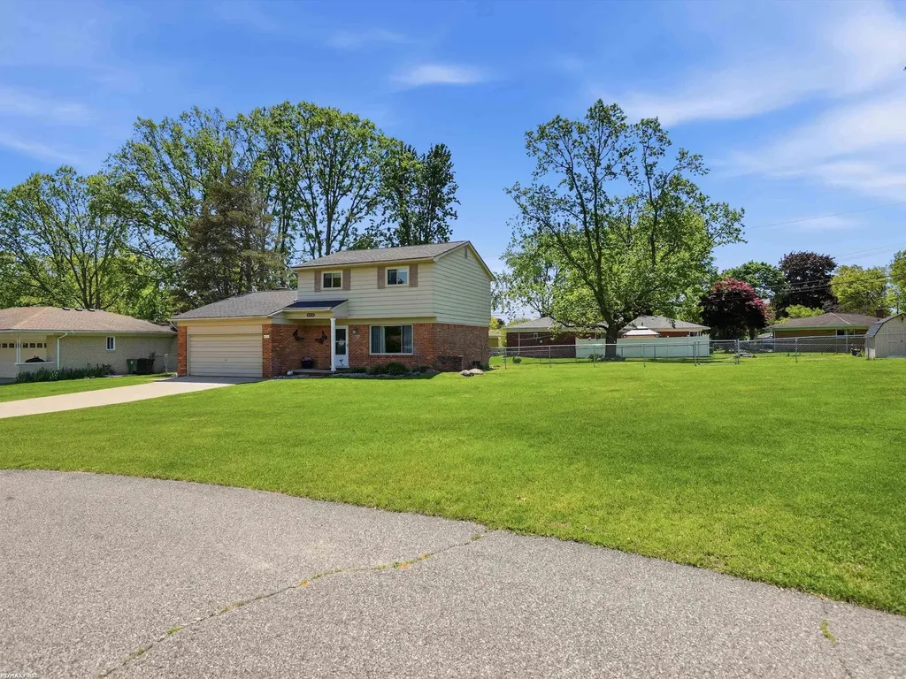 4112 Thorney Drive Shelby Charter Township MI 48316