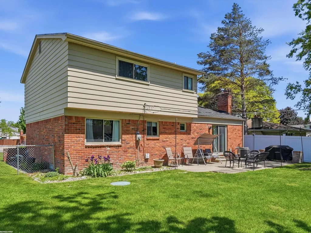 4112 Thorney Drive Shelby Charter Township MI 48316