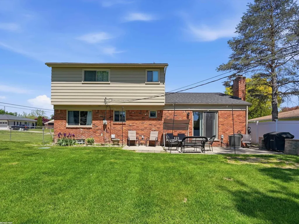 4112 Thorney Drive Shelby Charter Township MI 48316