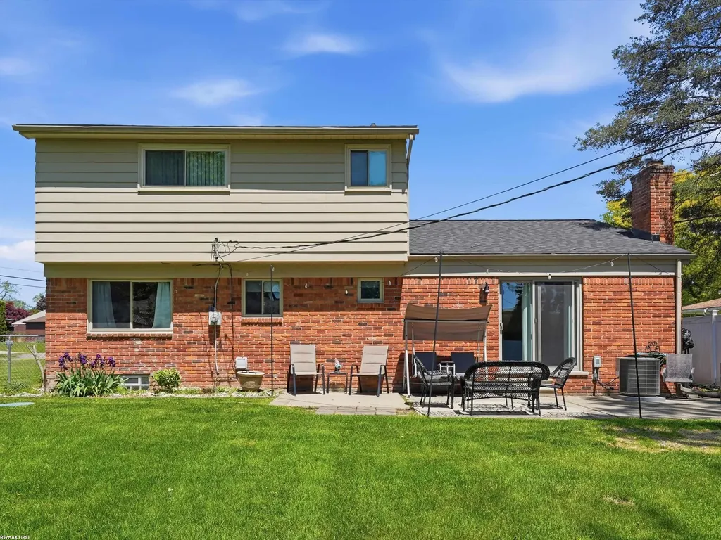 4112 Thorney Drive Shelby Charter Township MI 48316